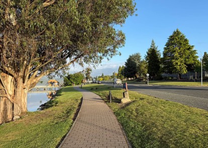 Reset urban Te Anau Walkway Lakefront 2